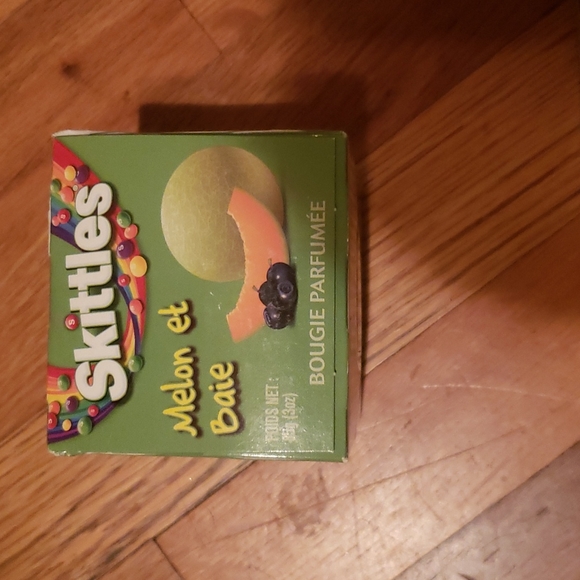 NEW Skittles Candle Melon Berry - Picture 6 of 8